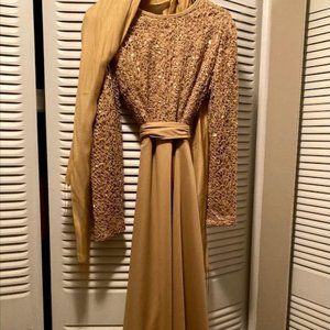 Womens gold dress / abaya size 8 with hijab